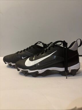 Nike Men's Black and White Athletic Football Cleats